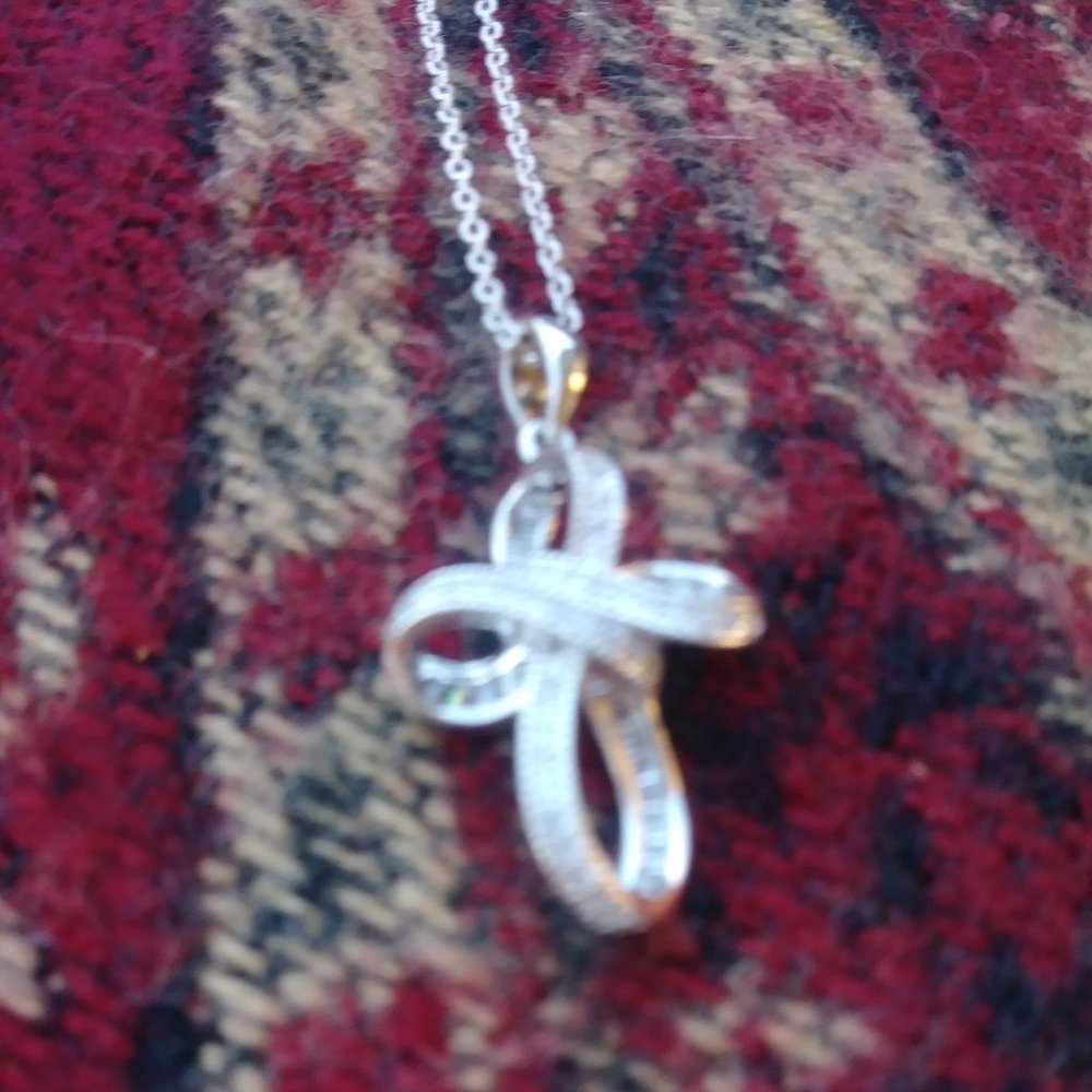 Sterling Sliver Ribbon Knot Cross Czs necklace - Picture 6 of 12